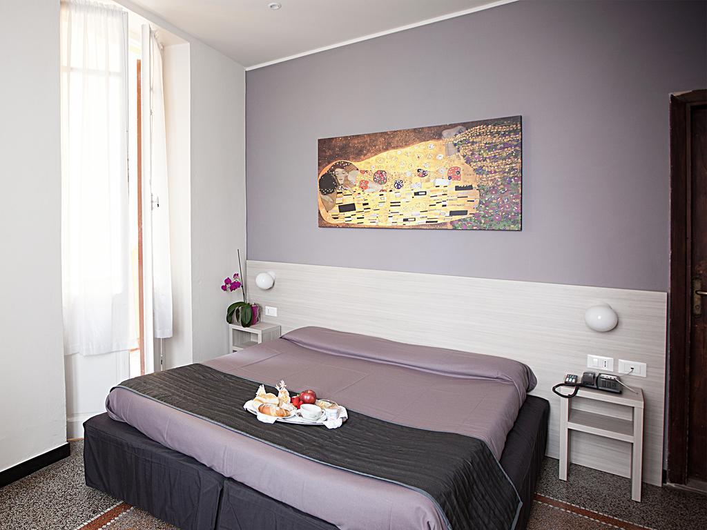 Hotel Ristorante Milton Varazze Luaran gambar